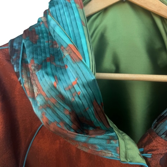 Reversible Parisian Hooded Rain Coat - Picture 10 of 15